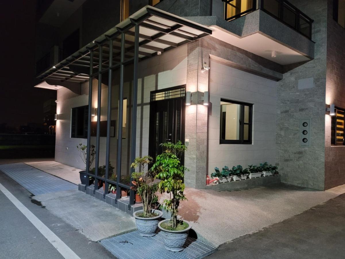 渡小夜電梯民宿 Yilannight B&B Wujie Bagian luar foto