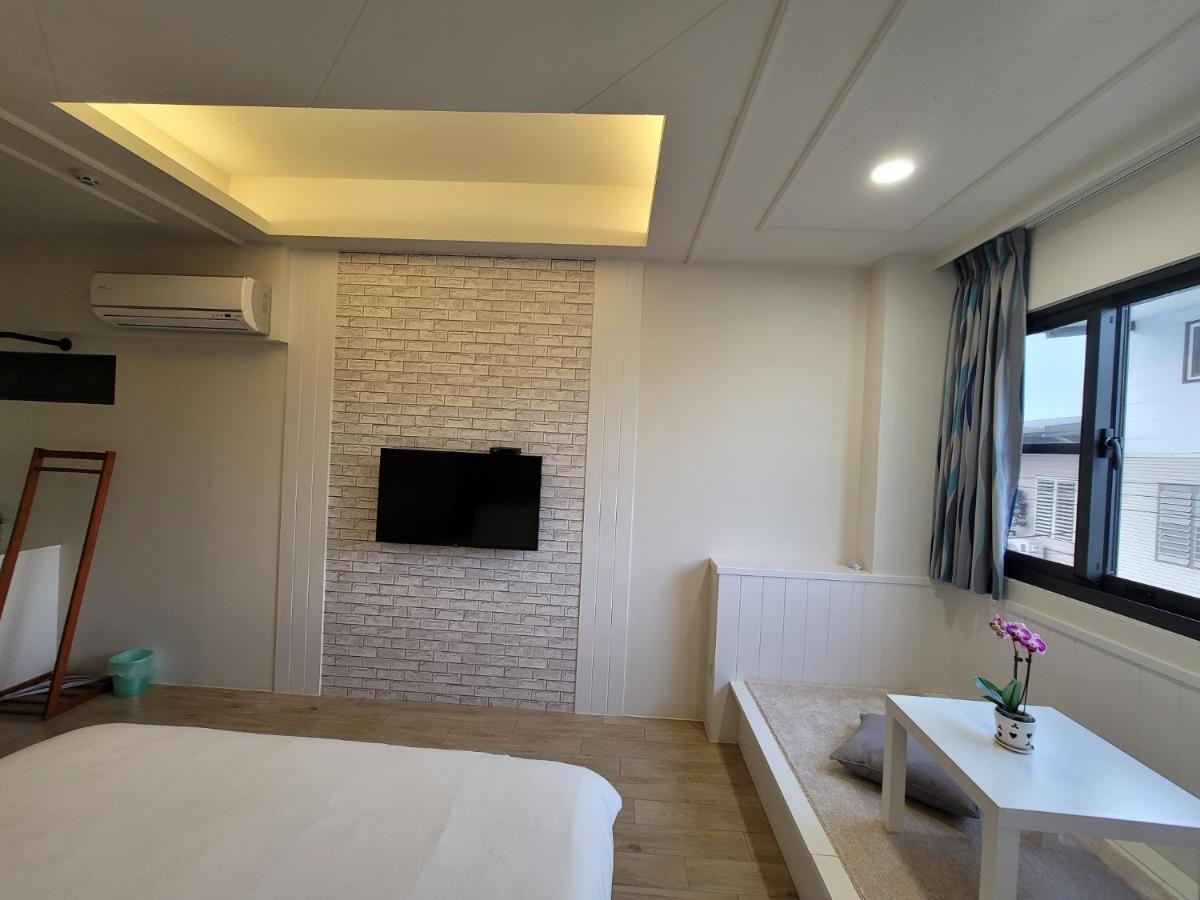 渡小夜電梯民宿 Yilannight B&B Wujie Bagian luar foto