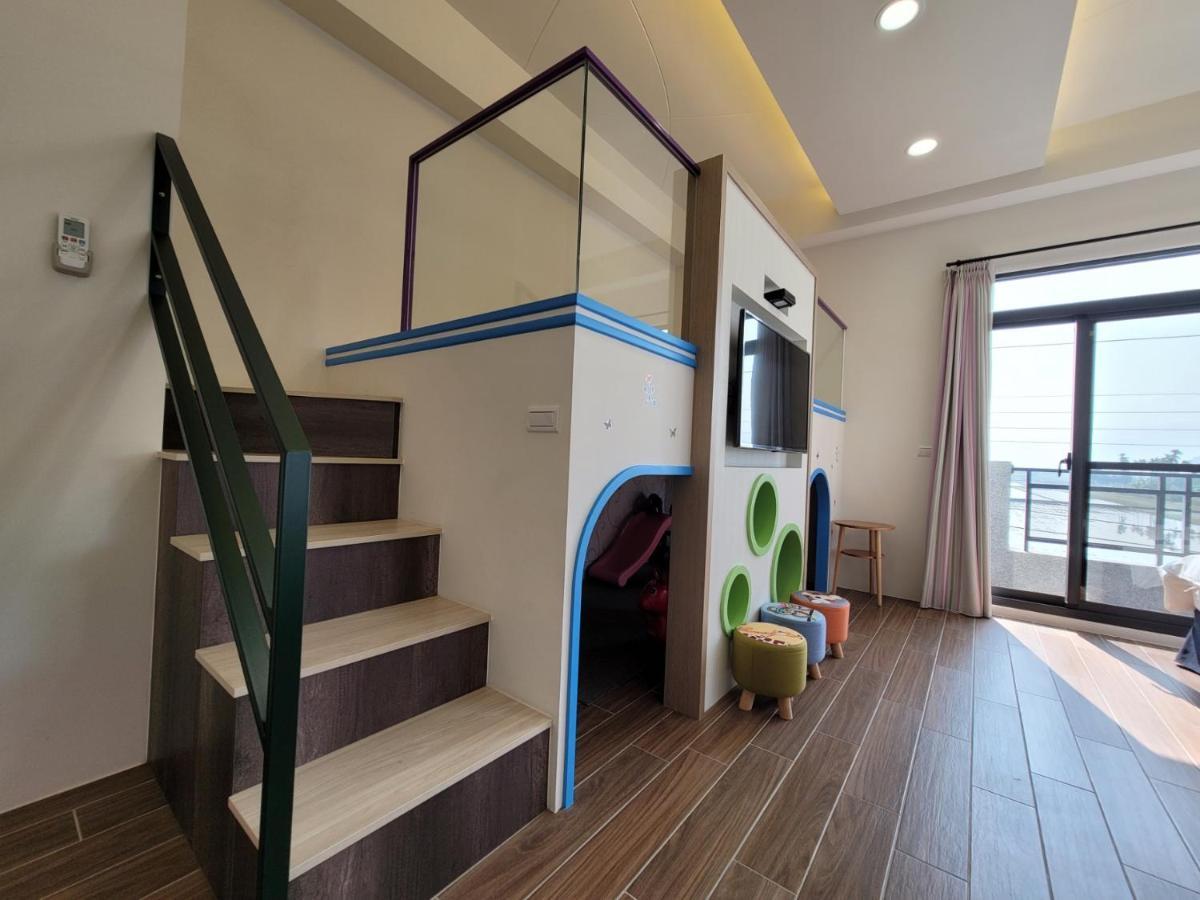 渡小夜電梯民宿 Yilannight B&B Wujie Bagian luar foto